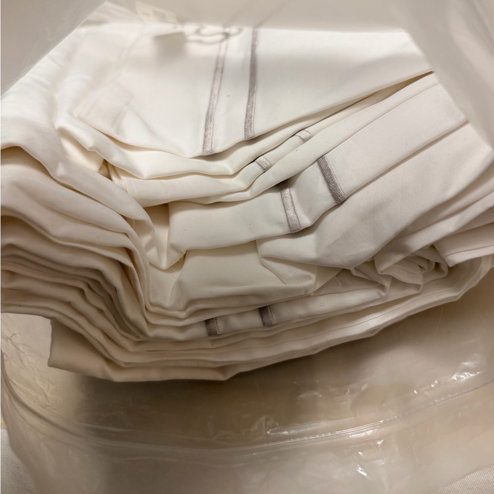 & Other Stories Cream Bedding Sheets with Subtle Gray Trim